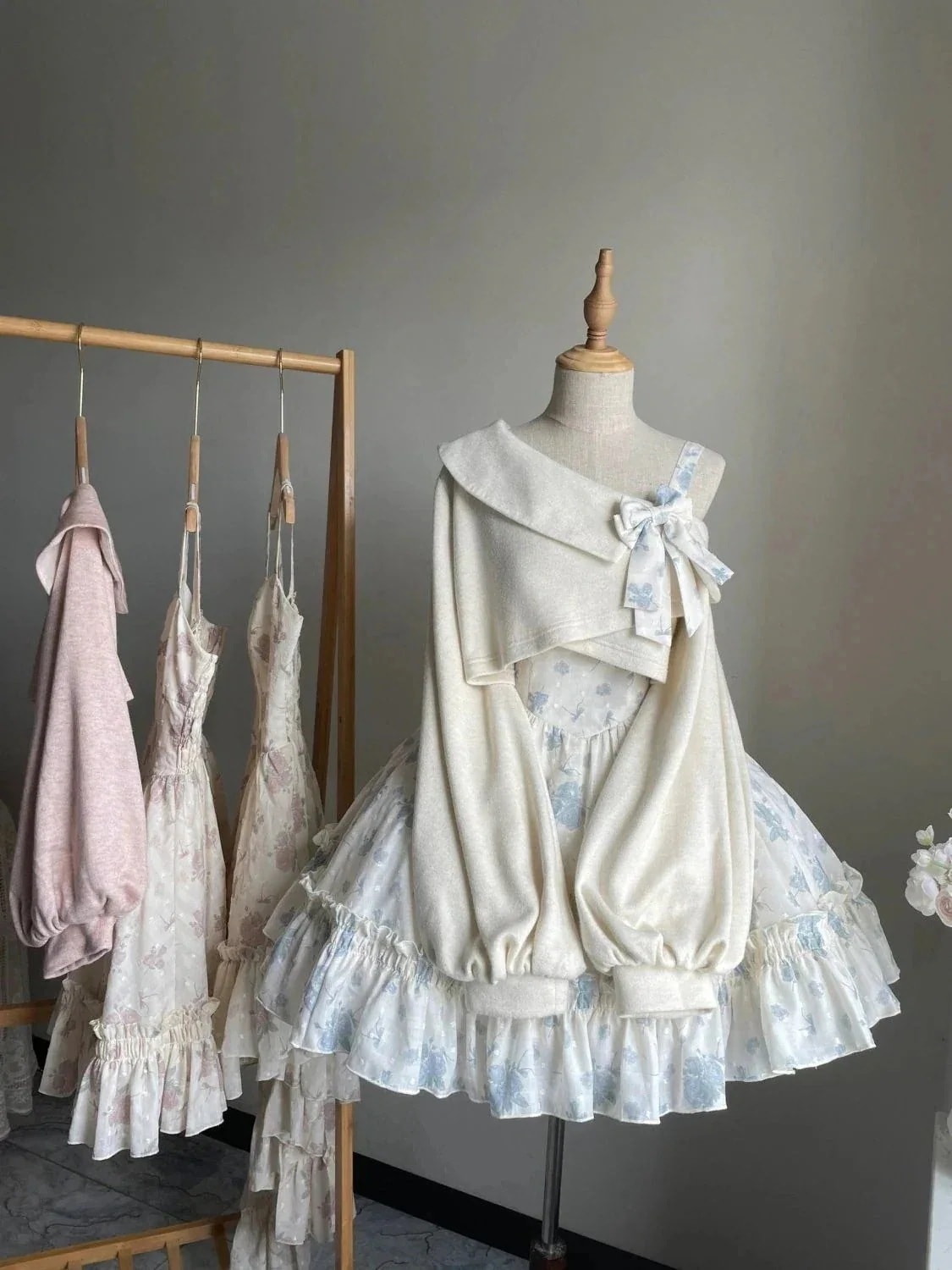 2025年新作店長おすすめ！大 上品 ロリータ コスプレ 春夏 花柄 キャミソール ワンピース 二点セット 蝶結び セット エレガント 脚魅せミニスカート