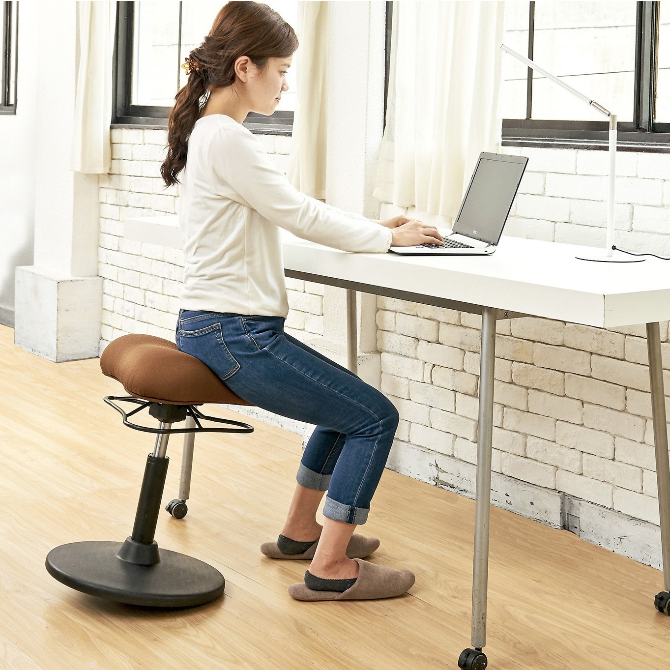 姿勢矯正 脳を活性化 プロポーションスツール 昇降式 三角形 ロータイプ 高さ51cm-66cm