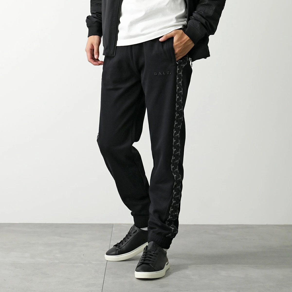 BALR. ボーラー スウェットパンツ MONOGRAM TAPE REGULAR FIT TRACK PANTS B1412.1032 メンズ トラックパンツ コットン混紡 Jet-Black