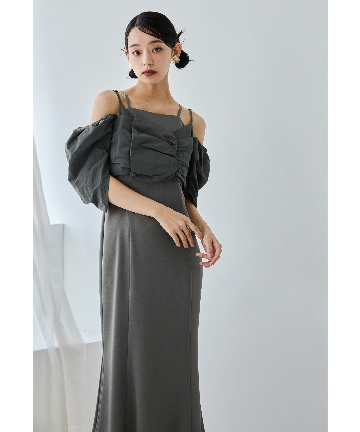 ディテールトップスセットドレス パーティードレス 結婚式 ブラウス キャミワンピース 2点セット オフショルダー レイヤード 無地 お呼ばれ パーティー 二次会 披露宴 謝恩会 成人式 同窓会