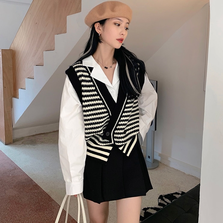 ボーダーニットベスト トップス ベスト 袖なし ノースリーブ Vネック 前開き かわいい 大人可愛い きれいめ シンプル カジュアル 大人 上品 おしゃれ お洒落 大人可愛い 大人女子 こなれ感 ラフ