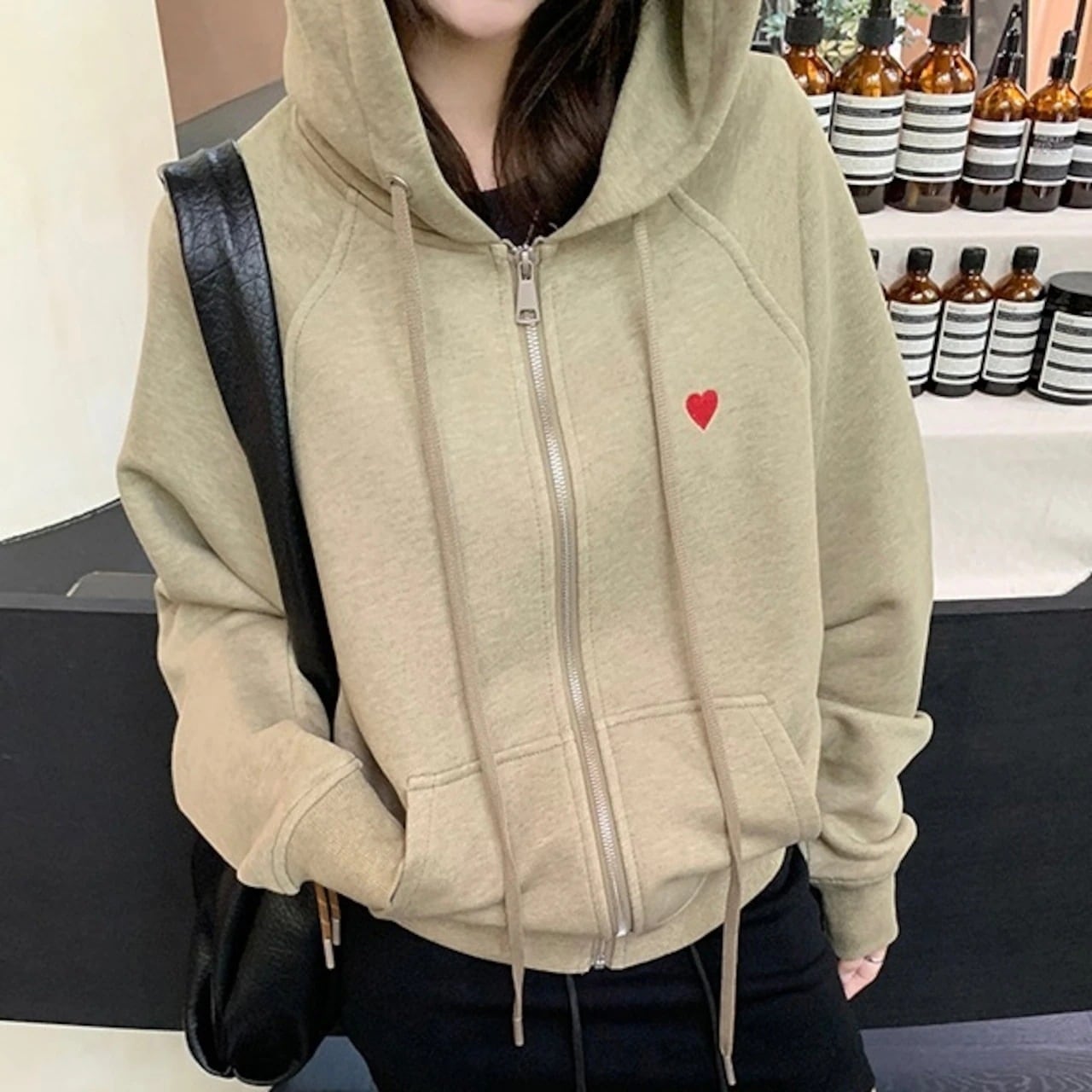 2024 秋冬アウター パーカー フード付き ジップ チャック 長袖 花柄 ポケット ハート 細見え 秋 緑 カーキ おしゃれ かわいい ガーリー キュート 甘め 韓国ファッション レディース お出か