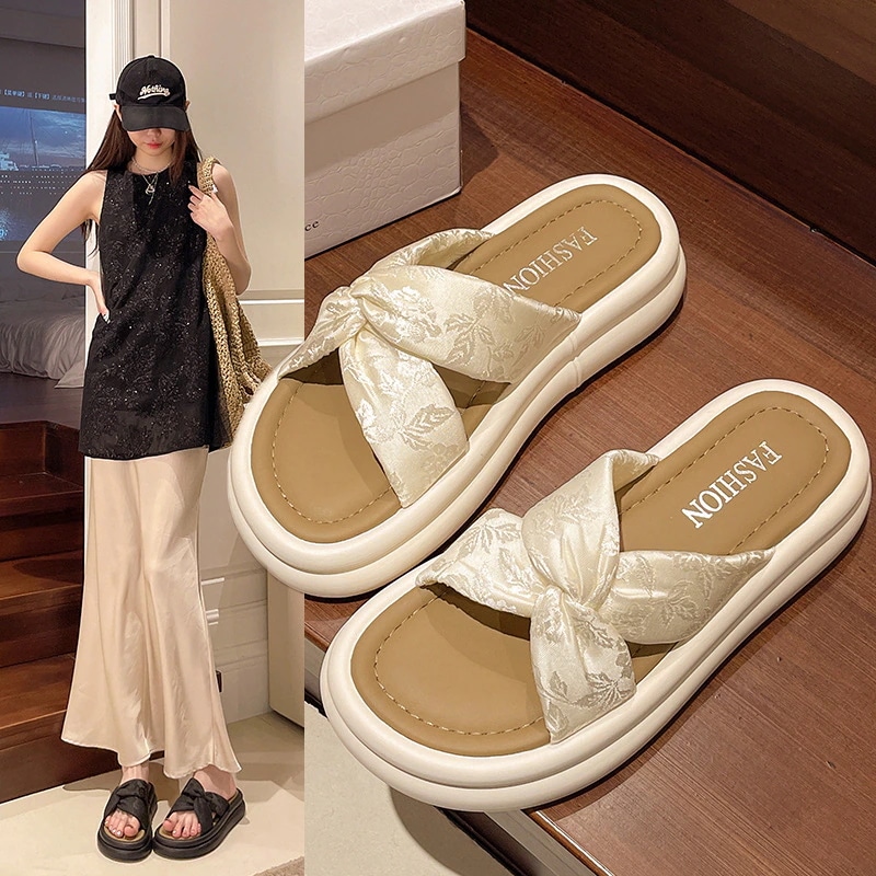 【超お得1つ買うと10個もらえる】メガ割サンダル レディース 厚底スリッパ レディース 韓国ビーチサンダル フラット