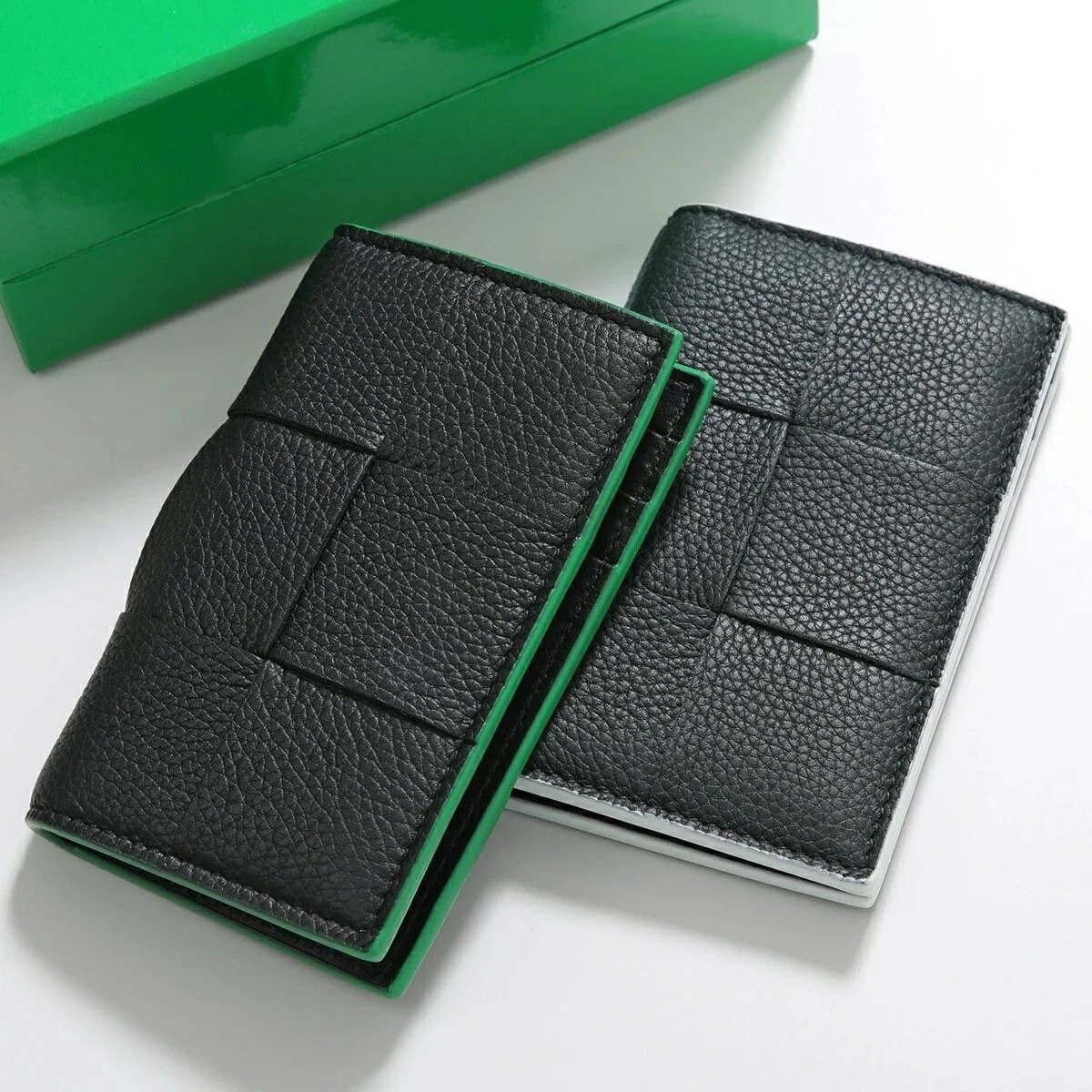 BOTTEGA VENETA ボッテガヴェネタ カードケース CASSETE カセット 748053 VCP14 メンズ 名刺入れ マキシイントレチャート カラー3色