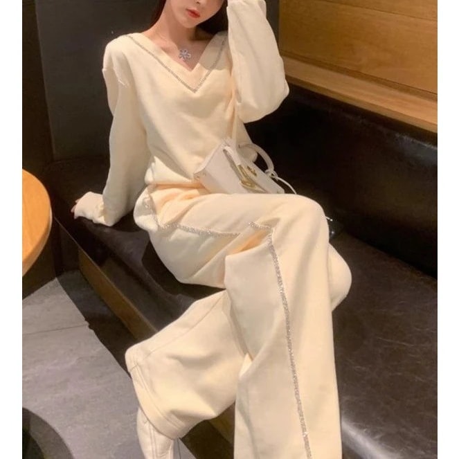 ハイエンドのカスタマイズ-春と秋の女性のための胸をかぶるスウェットシャツスーツ新しいスタイル年齢を減らすカジュアルスポーツワイドレッグパンツ2点セット