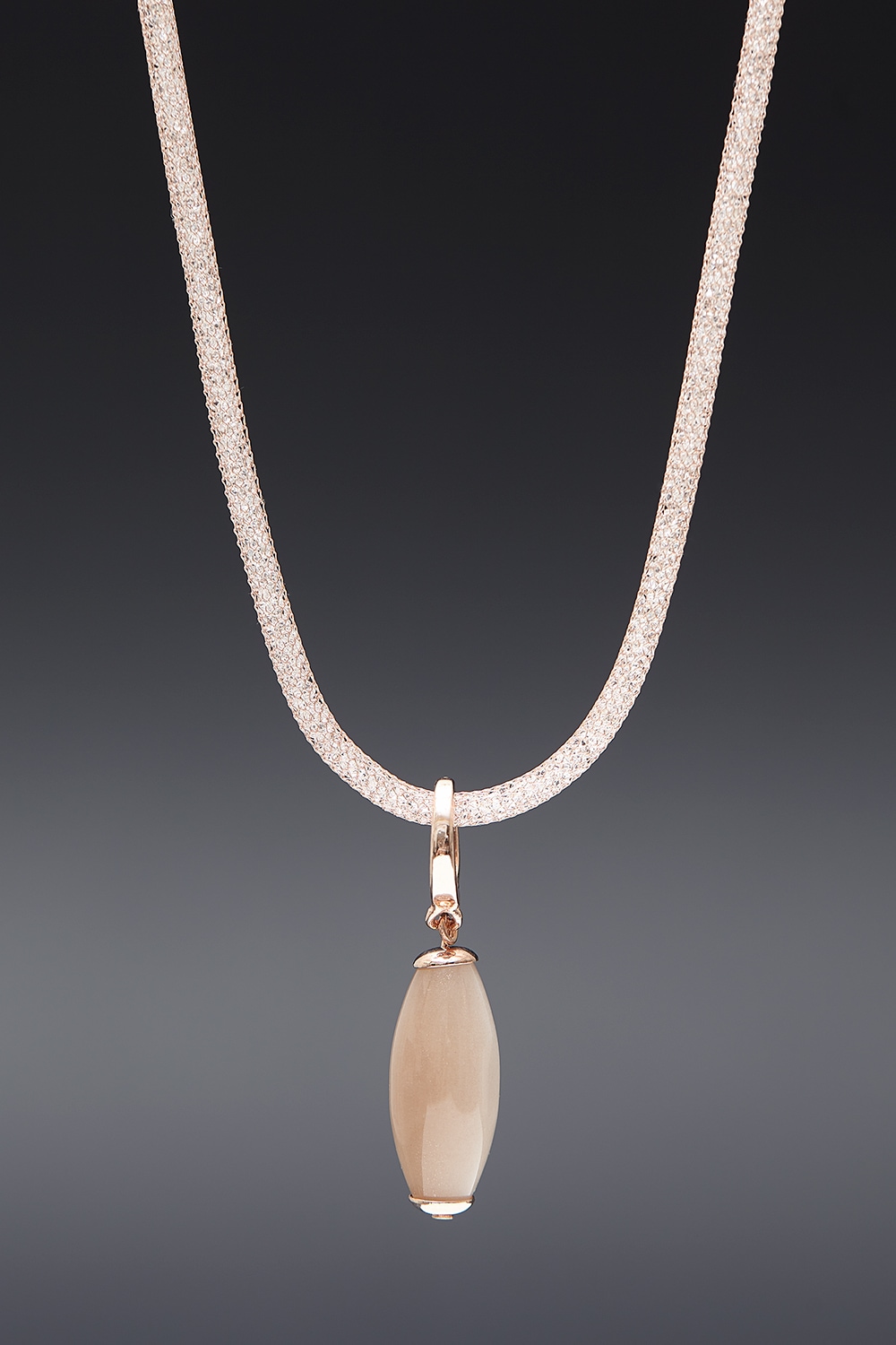 [HAZINA] Slander Peachmoonstone Necklace