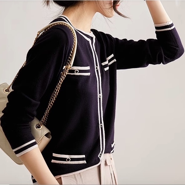 トップス セーター 長袖 ラウンドネック ニット ウール かわいい 大人可愛い きれいめ シンプル 大人 上品 おしゃれ 大人女子 フォーマル 美容師 メイクアップアーティスト ネイリスト