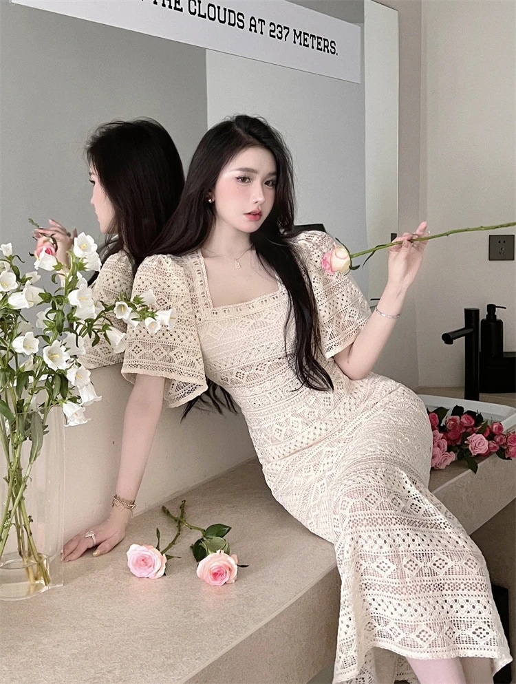 スクエアネックパフスリーブレースス