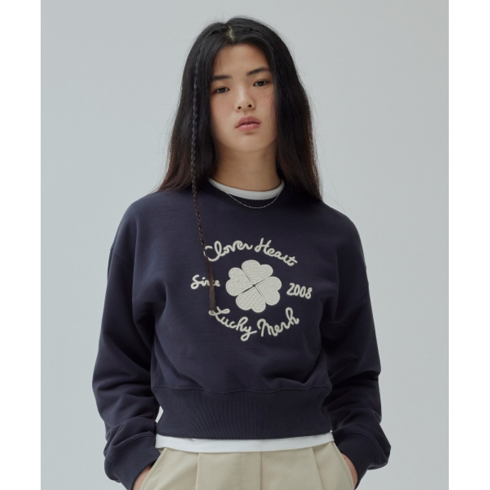 COVERNAT 女性用クロップクローバーハート刺繍スウェットシャツネイビー