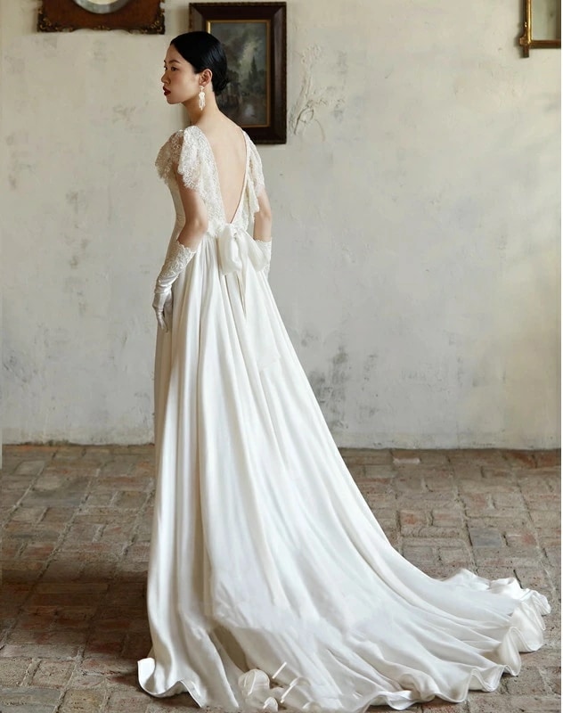 ロングドレス ウェディングドレス フリル袖 半袖トレイン付き レース袖 セクシー 開放的な背中デザイン フェアリーテール レトロドレス 二次会ドレス エレガント シンプル 披露宴 二次会 パーティ