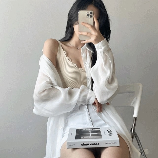 [ルーズフィット/高級] チャルル シルク サテン ルーズフィット 下衣 失踪 シアー 夏 基本 ブラウス シャツ 2color カリアンジュ