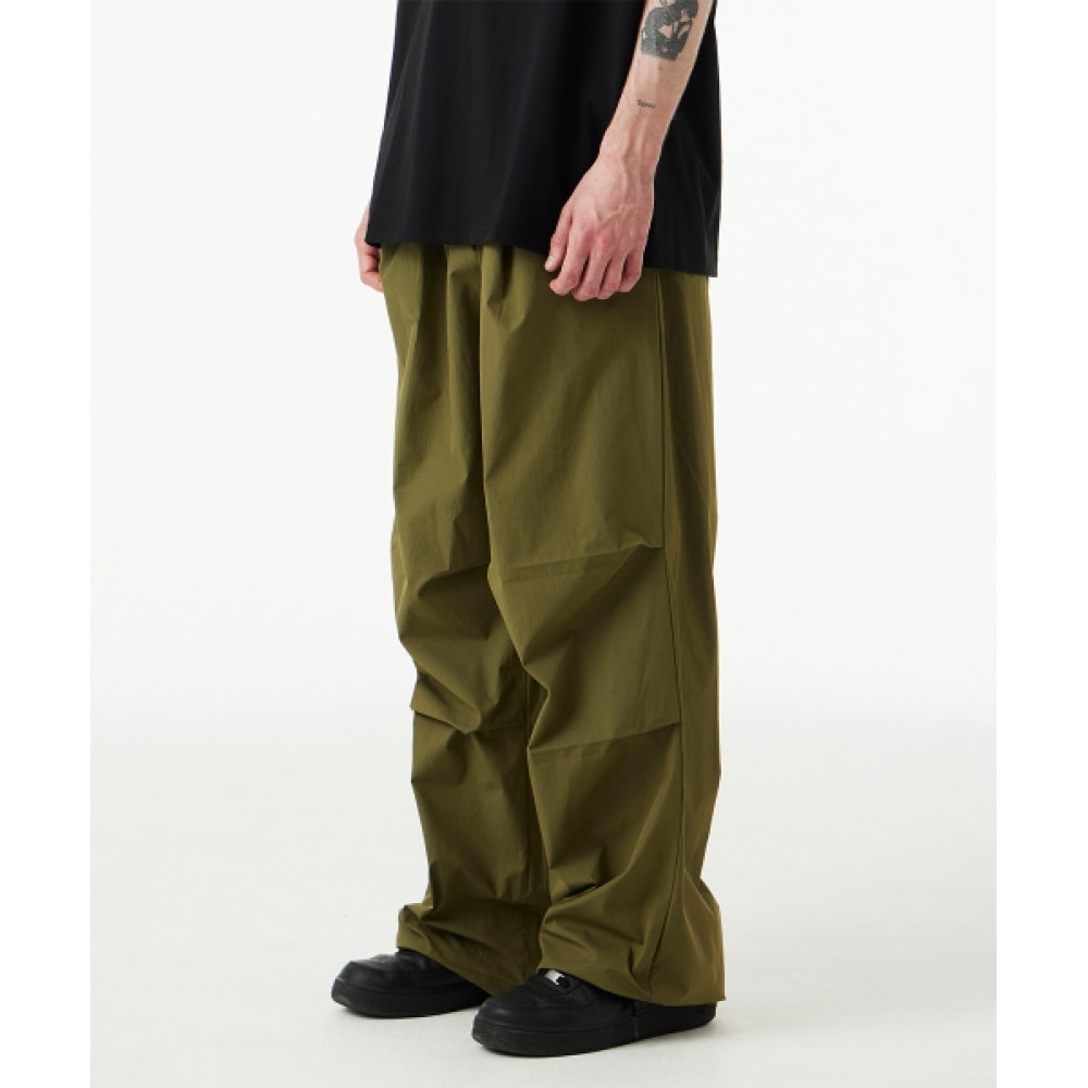 URBANAGE 防水ワンタックパラシュートワイドパンツ_カーキ 6,559円