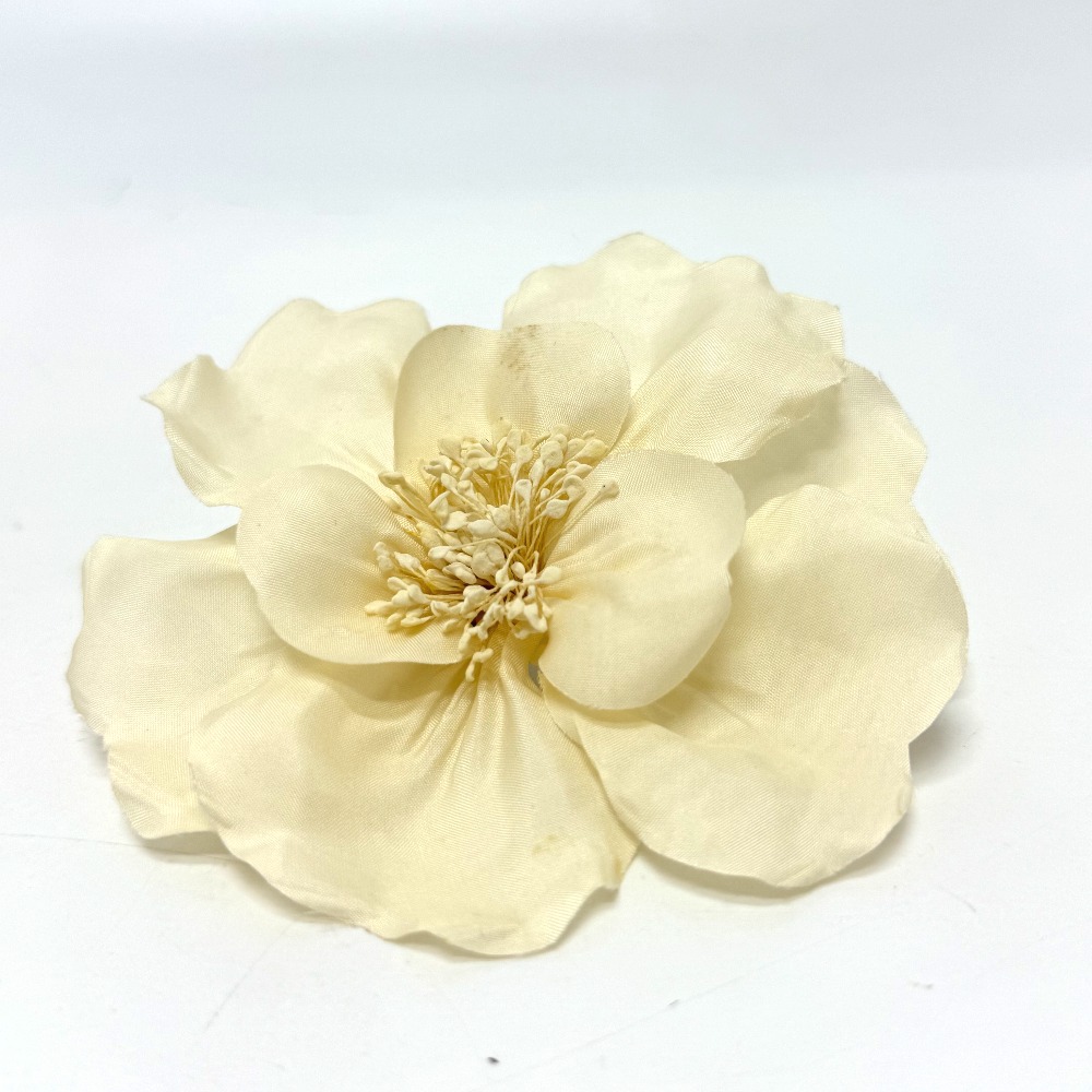 ブローチ カメリア コサージュ ファッション小物 アクセサリー 胸飾り フラワー 花 一輪 キャンバス ホワイト 7,920円