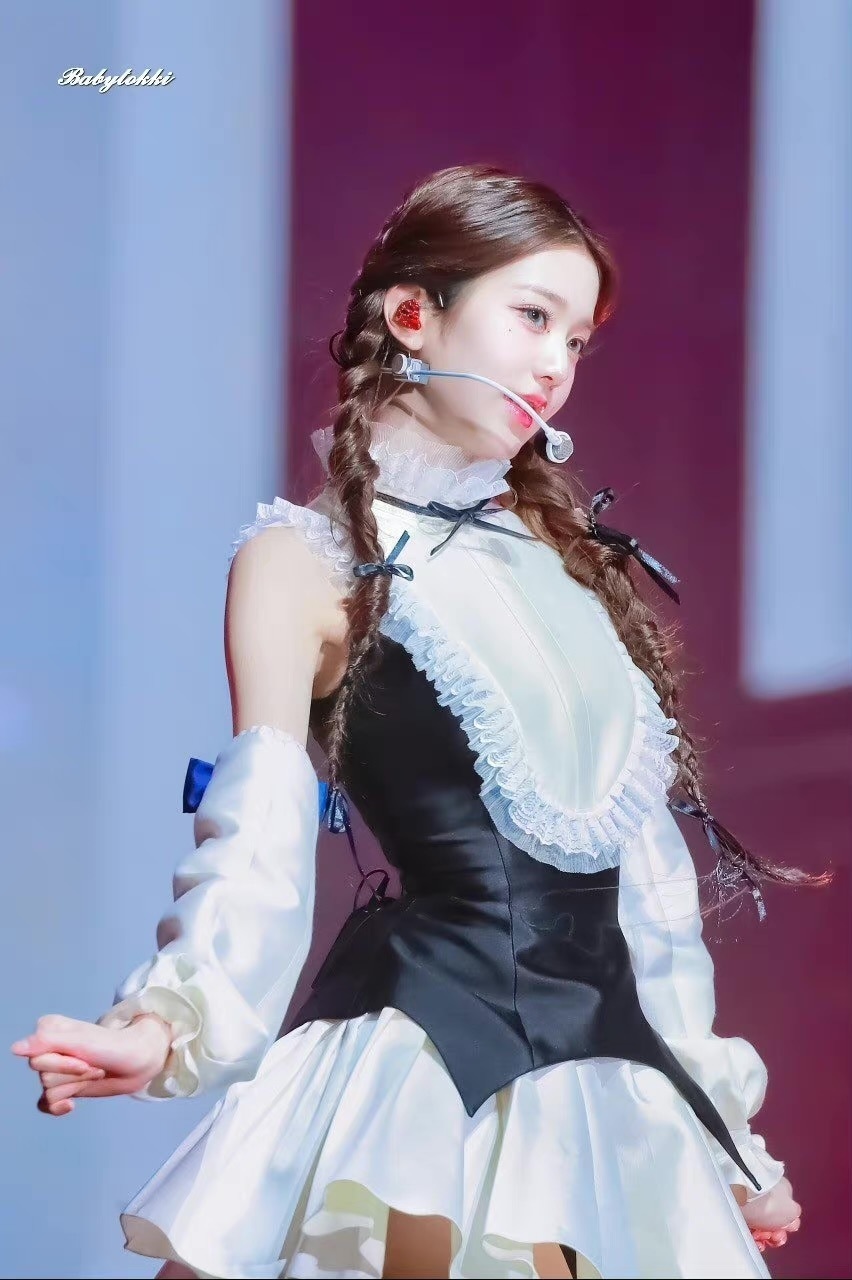 【2枚購入で200円 OFF!】Ive 同じデザイン ウォニョンフリルレースチュチュスカート リボン重ね袖スカート付き