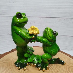 プロポーズする蛙 カップル 置き物 約12cm約12cm インテリア小物 プレゼント カフェ開業プレゼント 引っ越し祝い Proposing frog figurine