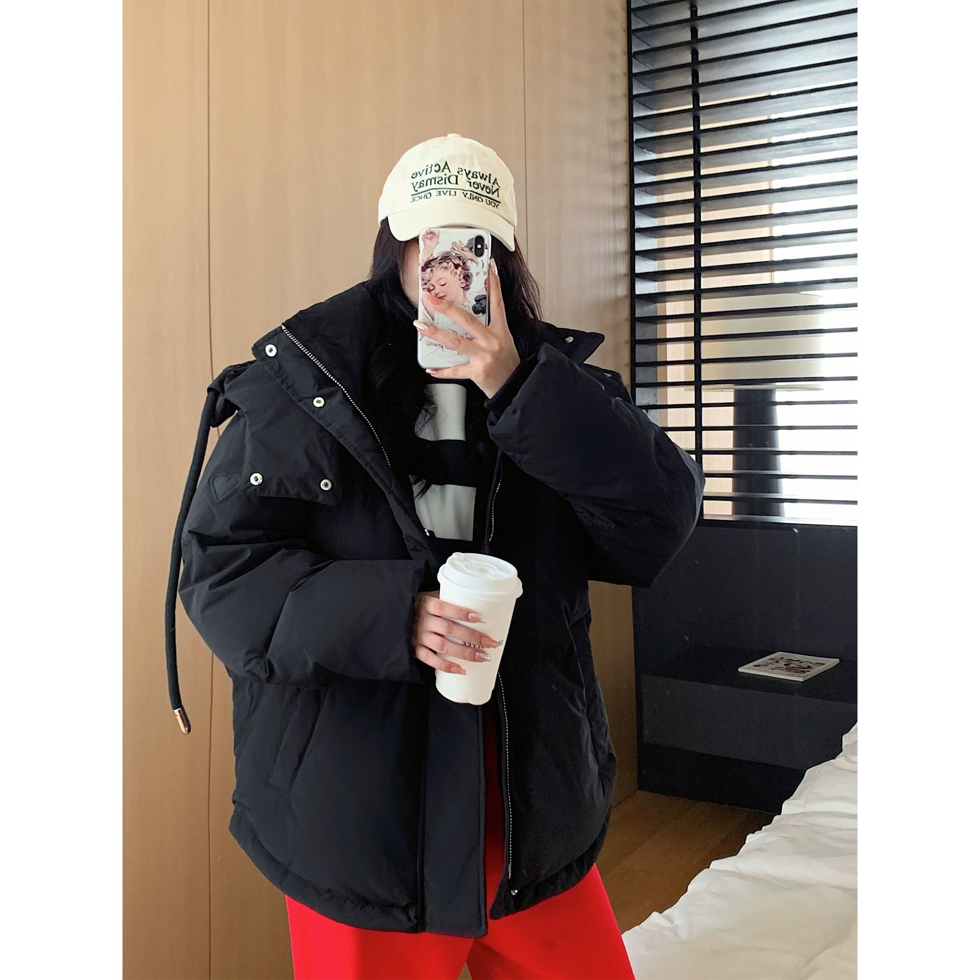 灰色の愛の綿入れの上着の女性潮ins冬2024新型学生はゆったりとした韓国版綿服のパン服を厚くした