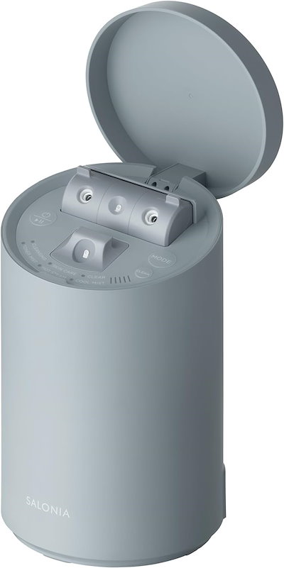 アイヌのシャーマンによる手彫り木人形