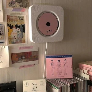 3日内急速出荷韓国大人気 CDプレーヤー 壁掛け式 が付きBluetoothFMUSBSDモード対応 多機能 語説明書付き 音楽鑑賞 語学勉強 胎児