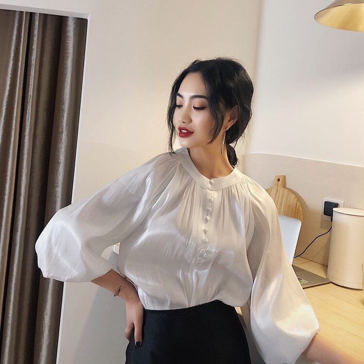 トップス シャツ ブラウス プルオーバー レディース 春 秋 きれいめ ゆったり 白シャツ ゆったり 長袖 ボリューム袖 萌袖 ラウンドネック フレア セミフレア シフォン 透け感 シースルー 白 ホ