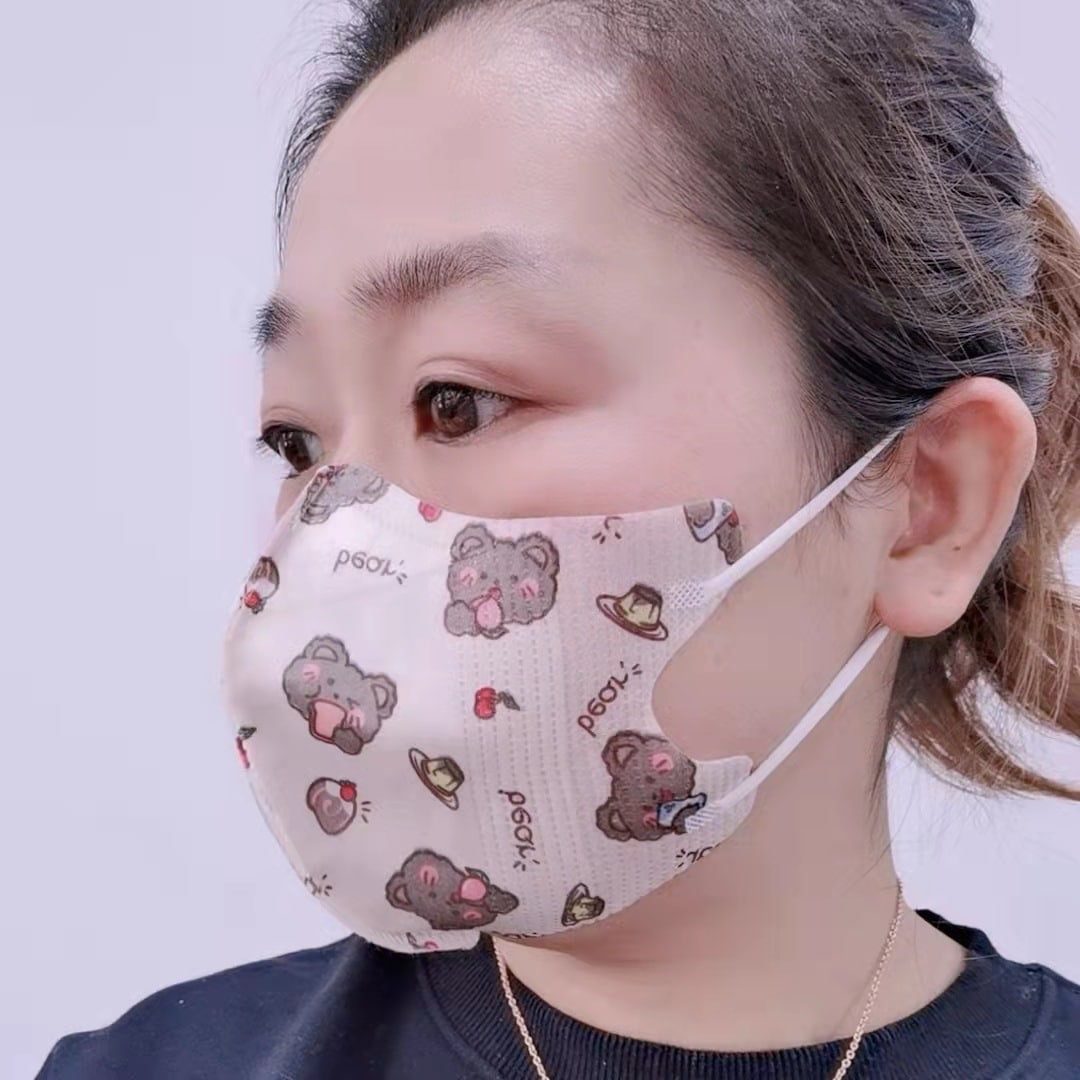【2022新春福袋】 不織布マスク マスク 50枚入り メーカーは使い捨ての印刷された3Dマスク3次元3層メルトブローアダ マスク