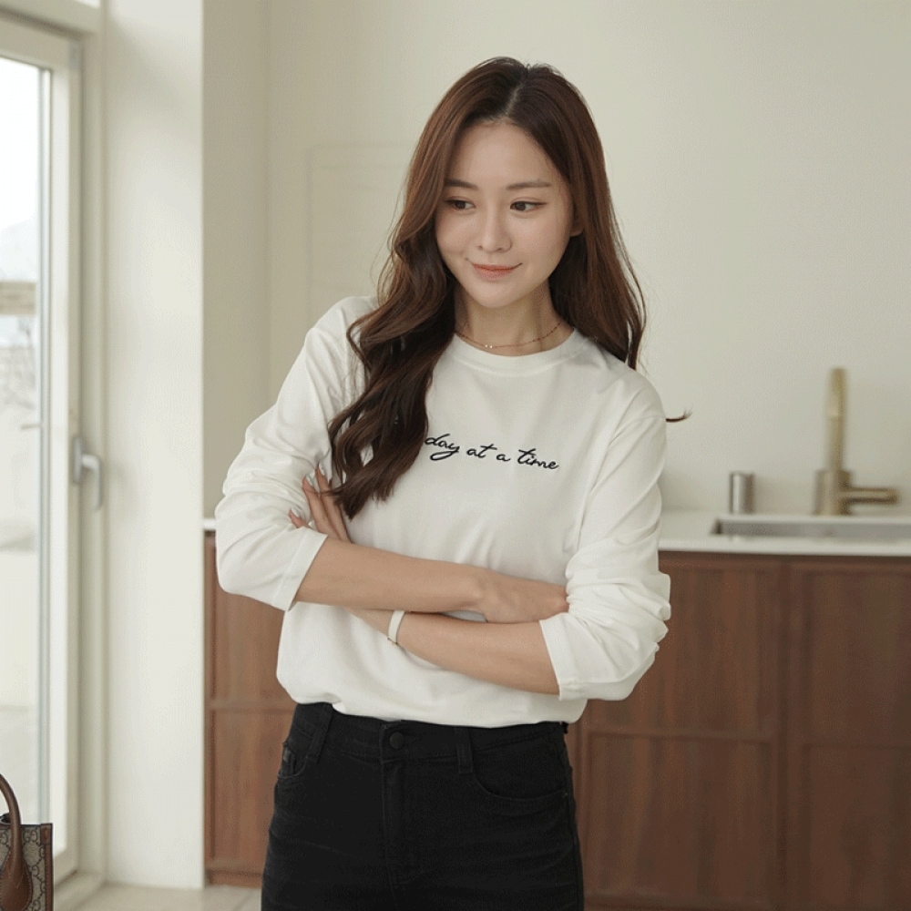 クリック＆ファニーハリブモーダルレタリング T シャツ