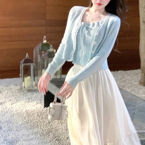 ハイエンドのカスタマイズ-ブルーニットカーディガン2024春と秋の新しいスタイルの優しいスタイルの衣装一式ベストスーツ2点セット