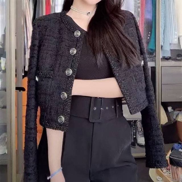 ツイードジャケット ショート丈 アウター レディース 長袖 秋 冬 無地 ブラック フロントボタン 前開き ポケット イベント 休日 お出かけ デート コーデ 普段使い OL 通勤 着回し エレガント