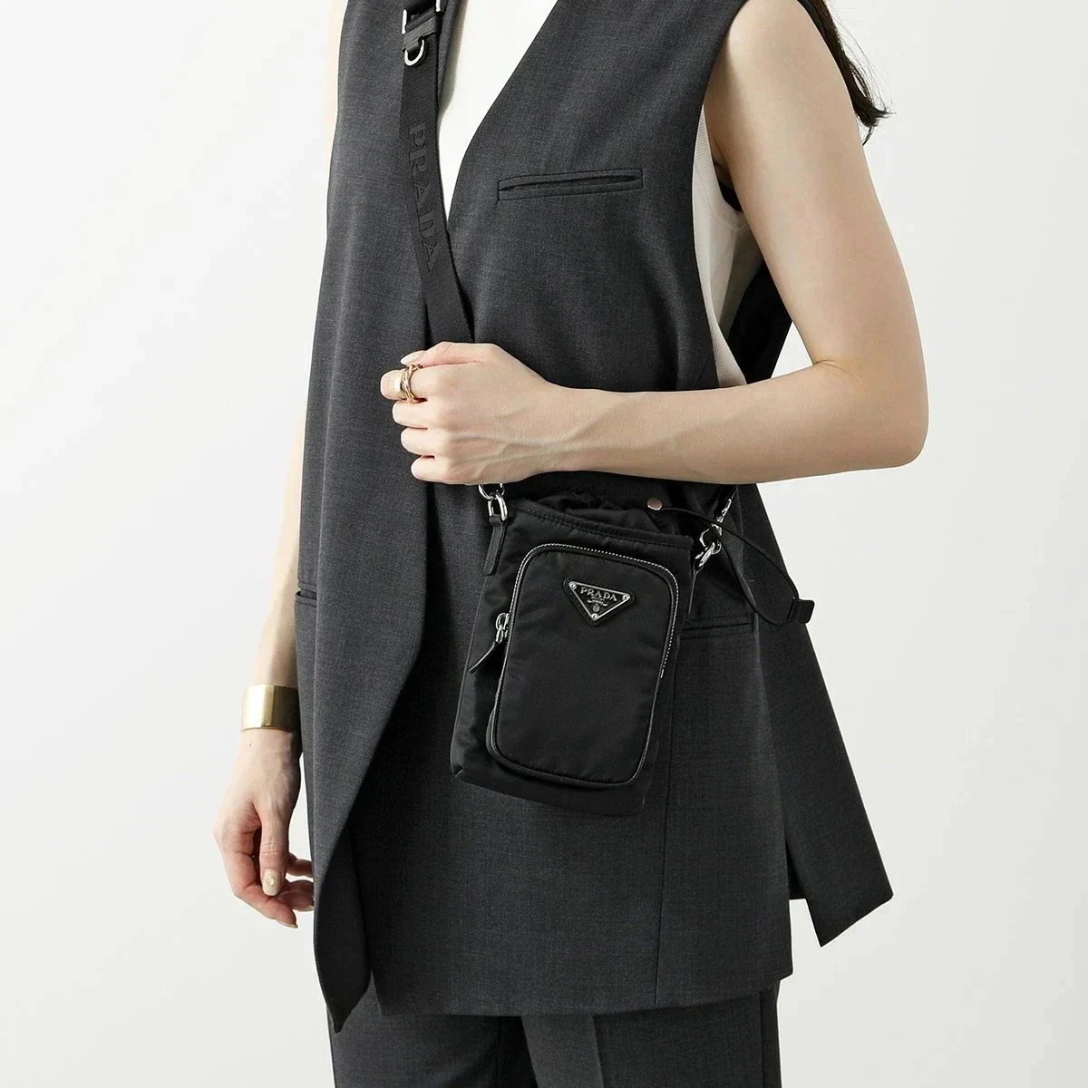 PRADA プラダ ショルダーバッグ 2ZH155 2DMI レディース ナイロン トライアングルロゴ クロスボディ 鞄 F0002/NERO