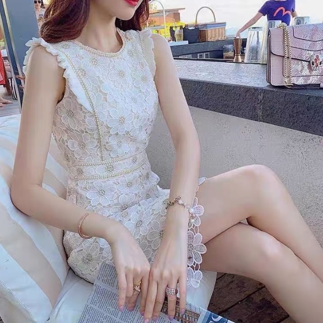 ワンピース レディース ミニ ショート 袖なし ノースリーブ フリル袖 ラウンドネック タイト スリム 細身 フェミニン レース 刺繍 ハイウエスト かわいい 大人可愛い きれいめ 上品 おしゃれ 6,698円