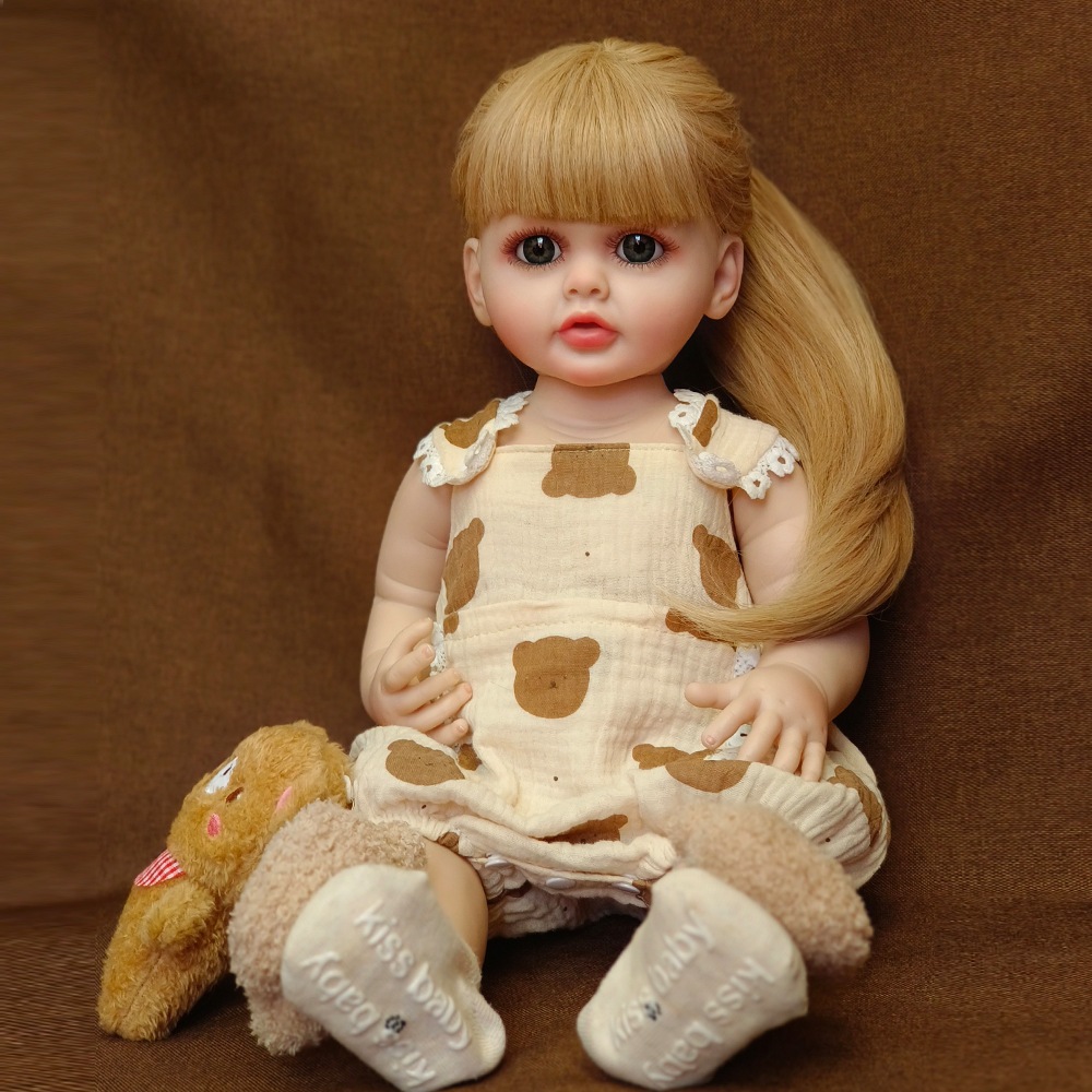 シミュレーション赤ちゃんソフトジェルおもちゃ人形夏ドゥドゥリボーンドールは水仲間の人形に入ることができます