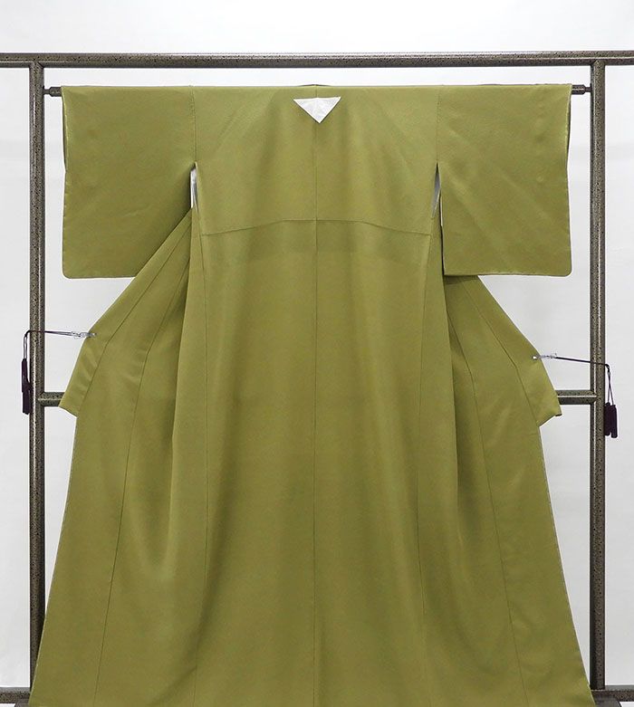 色無地 未着用美品 正絹 草木染作家 白樺染 押田隆一 身丈160cm 裄丈63cm 色無地 五三桐 未使用 新古品 着物 結婚式 入学式 卒業式 a4009