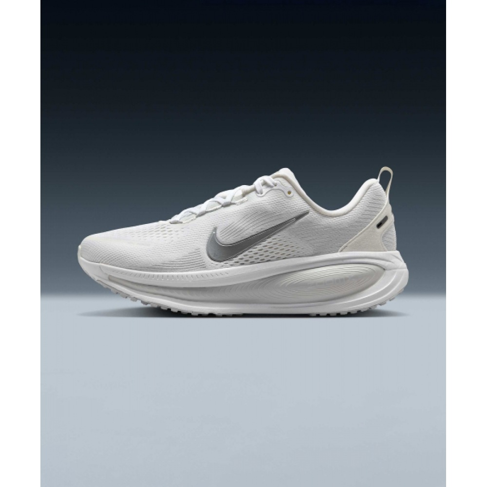 ナイキボメロ 18 W-ホワイト:フォトンダスト:サミットホワイト:メタリックシルバー/ HM6804-104