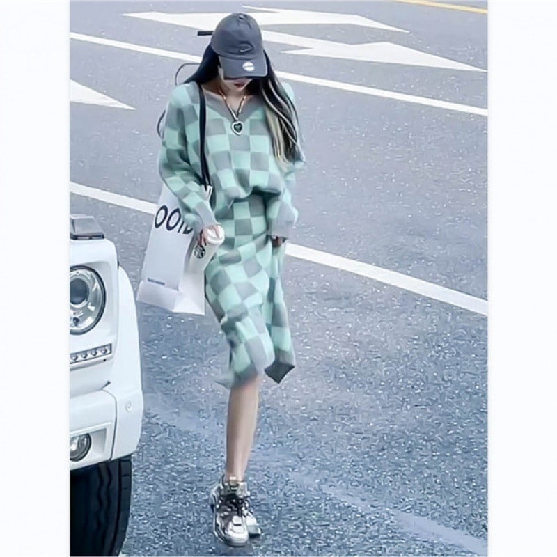 秋冬の韓国版ファッション襟格子馬海毛セーターニットバッグヒップスカート2点セットセットアップ レディース 秋冬スウェット上下セット