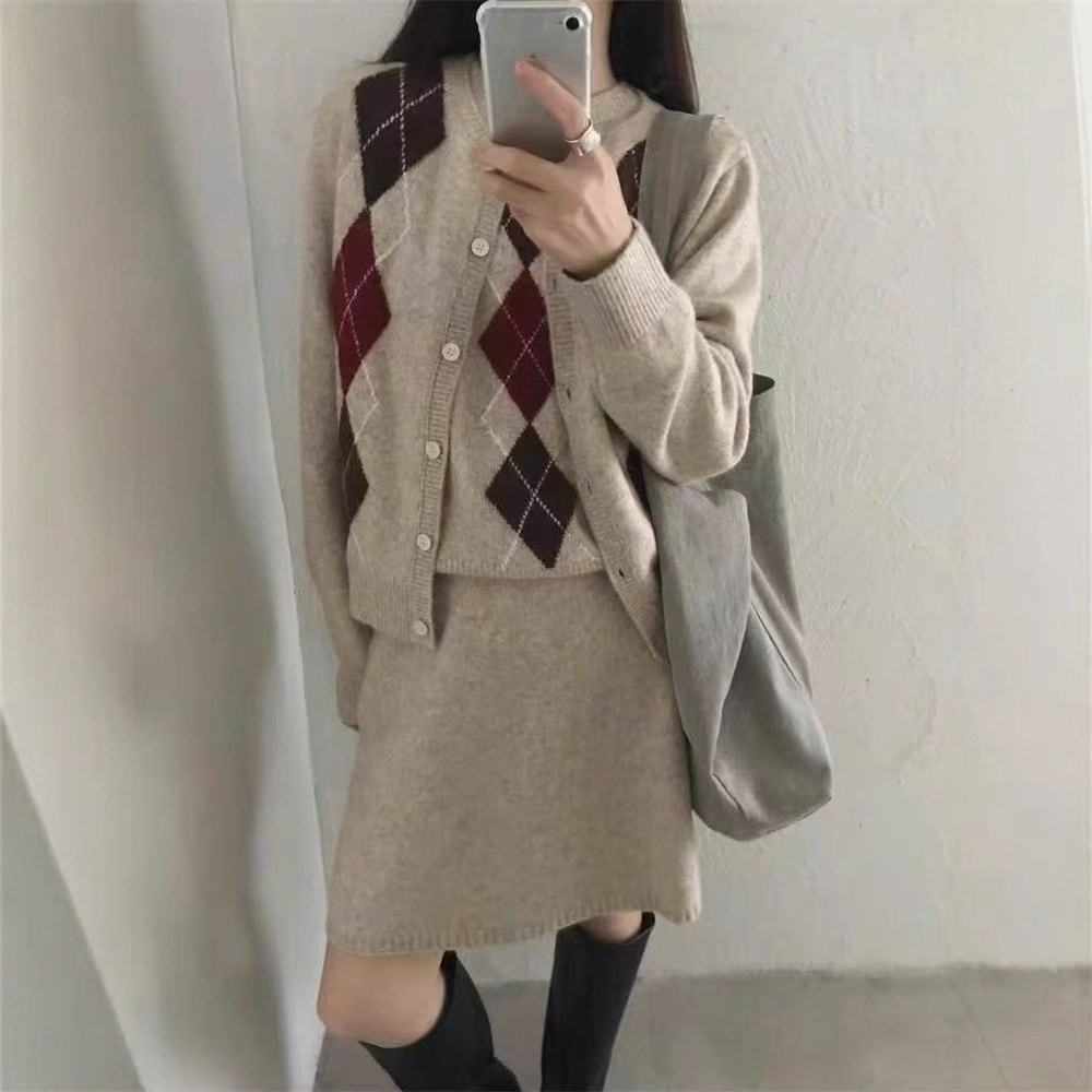 韓国風ダイヤモンド柄ニットカーディガンレディース3点セット2025年秋の新型ゆったりセーターコート完璧なコーディネート