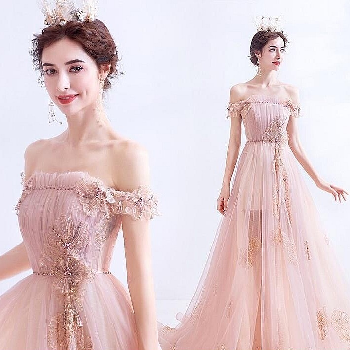 韓国ファッション 二次会 結婚式 パーティードレス ピンクの花嫁ウエディングドレス ウエディングドレス シンプルワンワードショルダー花嫁ウエディングドレス演奏会
