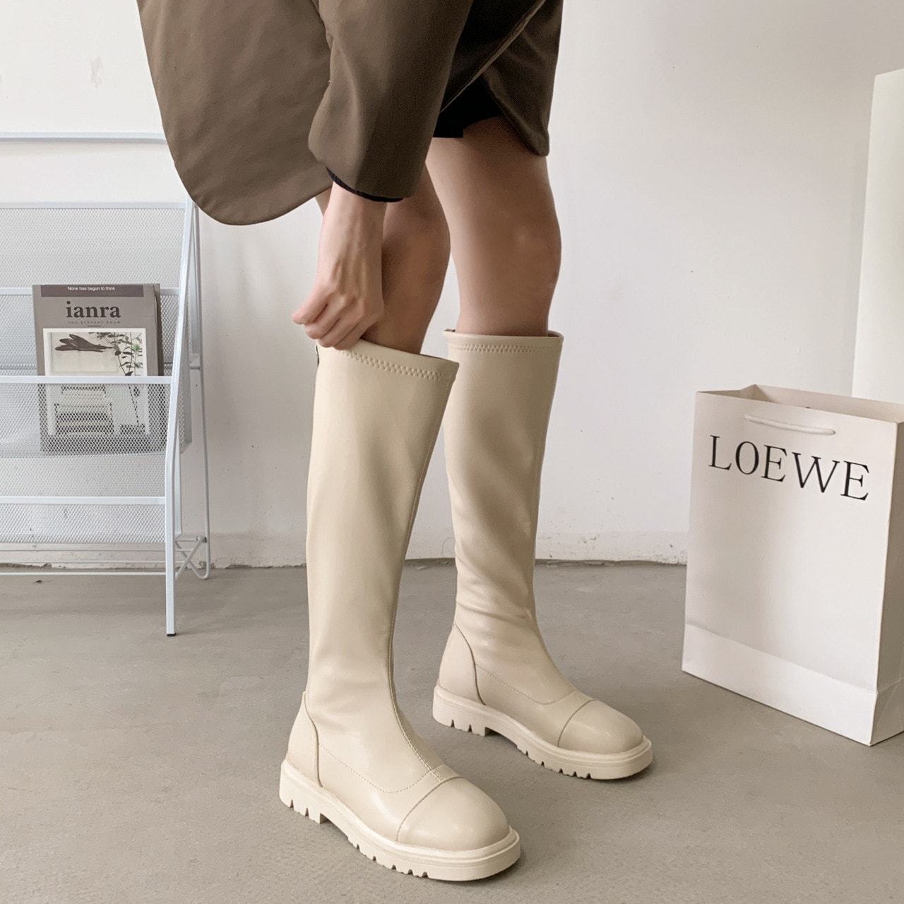 韓国版大人気ハイヒールブーツ女性が膝を通さない秋の新作ラウンドヘッド後ろファスナー厚底ストレッチナイトブーツ