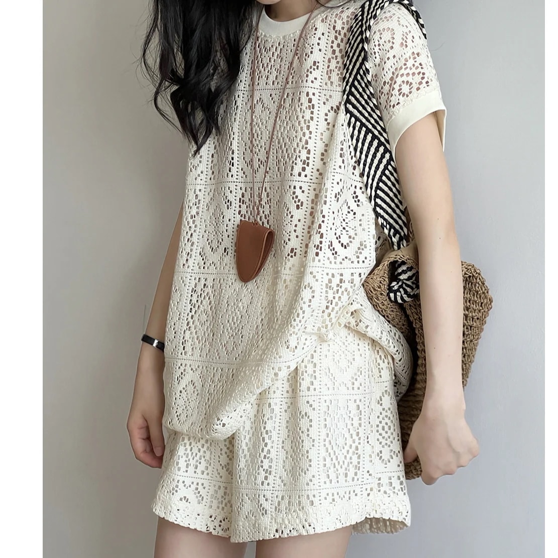 【YS】上品 カジュアルゆったり透かし彫り セットアップ　レディース 涼しく楽ちんセットアップ レディース 夏半袖二点セット Tシャツ上下セット 高級感 通勤