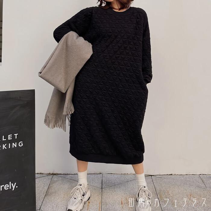 ワンピース レディース ロングワンピース ロング丈 ミモレ丈 長袖 クルーネック iライン キルティング あったかい 防寒 大人 カジュアル お出かけ 無地 シンプル スウェット