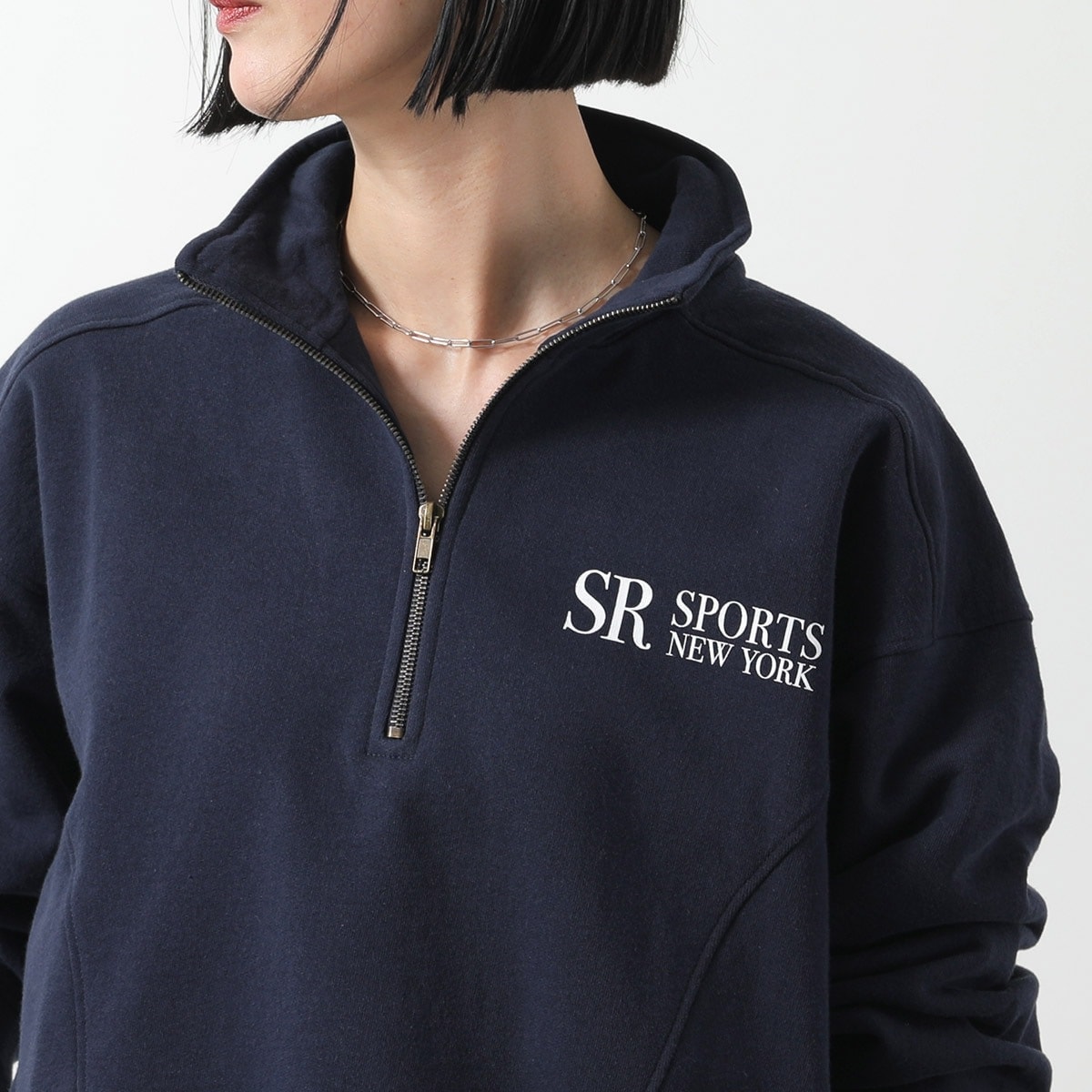 SPORTY＆RICH スポーティアンドリッチ トレーナー QZAW235 レディース JFK クォータージップ スウェット 裏起毛 ハーフジップ スタンドネック NAVY