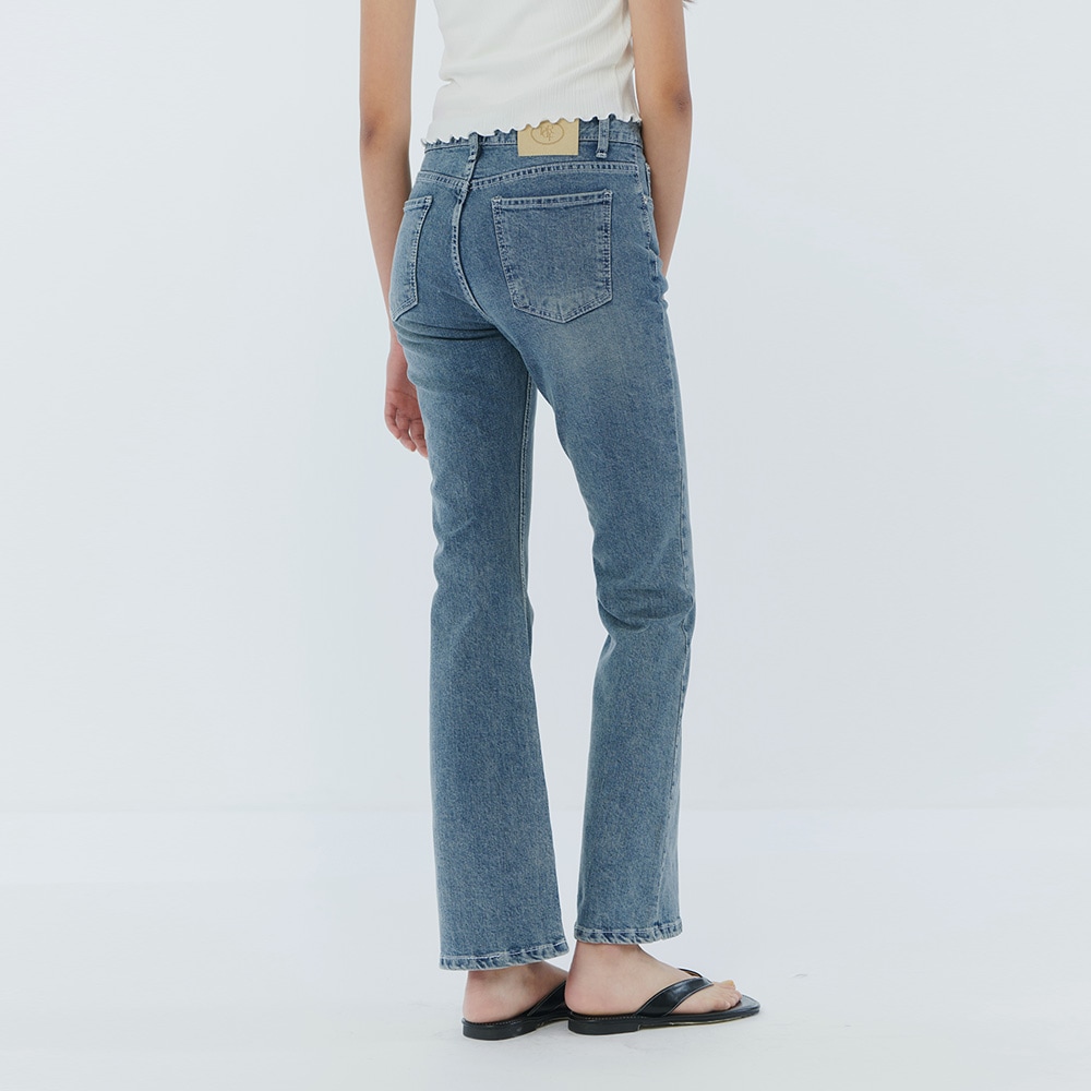 [BOOTSCUT] Low-rise Jeans 5,645円
