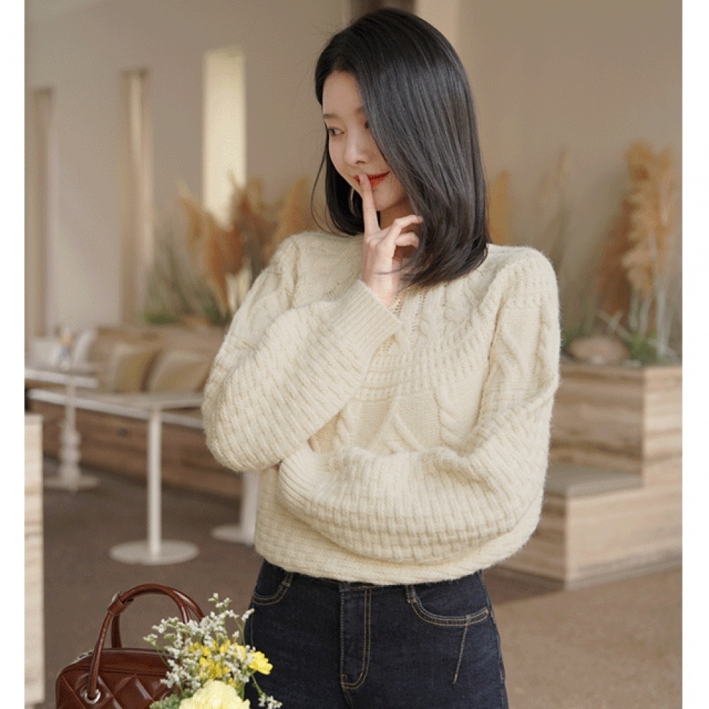 クリック＆ファニーインセットパターンニット