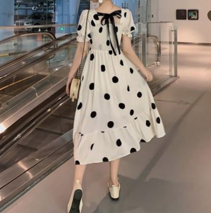 ワンピース ロング ロング丈 袖あり スクエアネック かわいい 大人可愛い きれいめ シンプル 半袖 ドット柄 フリル フレア 背中あき リボン スクエアネック マキシ丈 3XL ホワイト ブラック