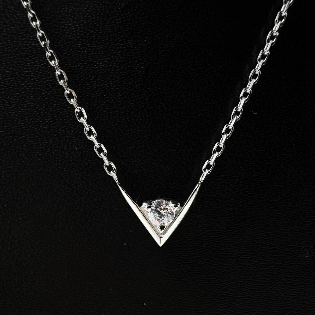 正規品 ナチュラルピュア ネックレス レディース V字 ペンダント シンプル 上品 シルバーカラー ノンアレルギー サージカルステンレス ステンレス 金属アレルギー 対応 結婚式 結婚記念日 誕生日