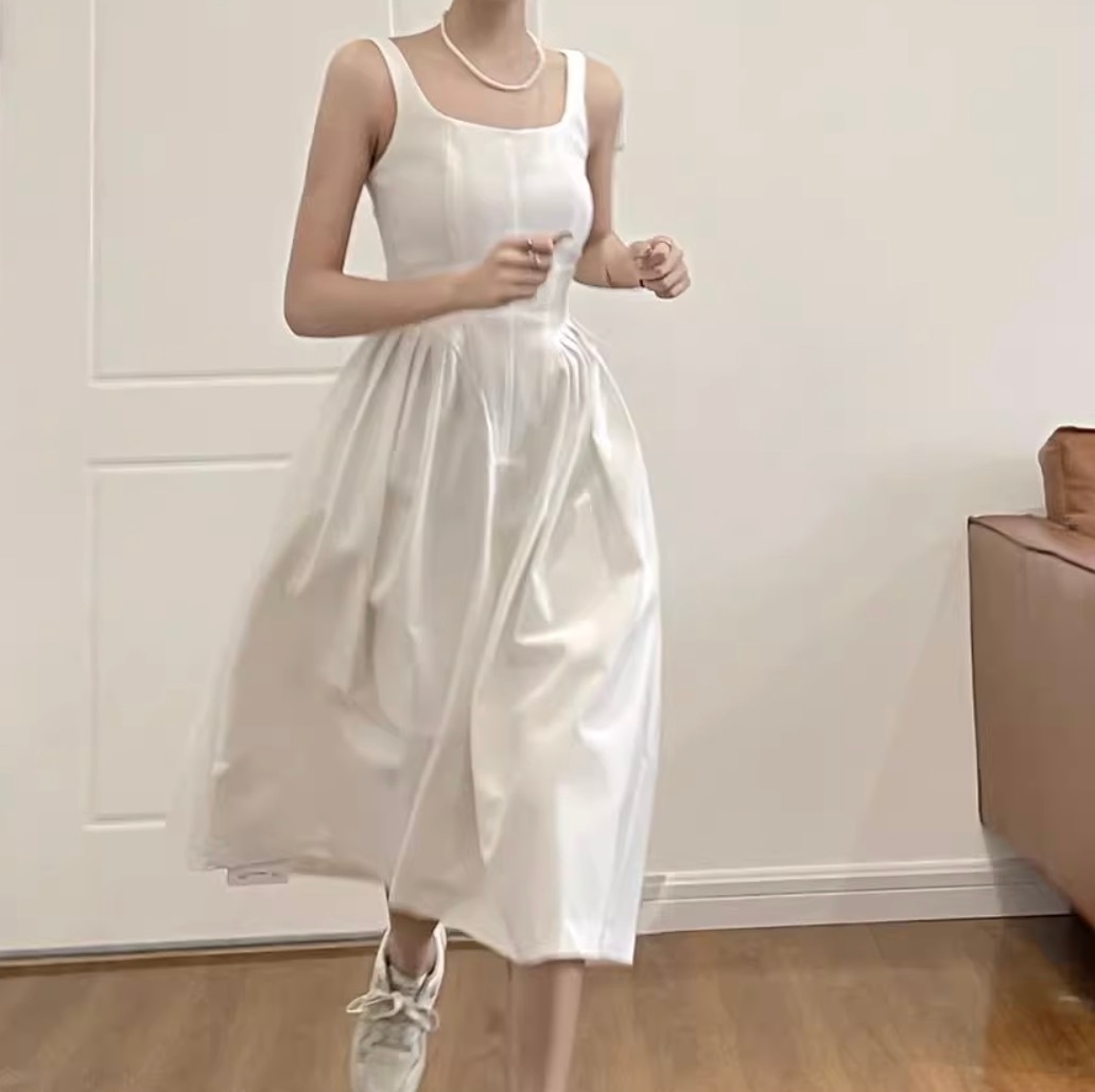 レディース ワンピース デート フレアワンピース ワンピドレス ミモレ ミモレ丈 袖なし ノースリーブ スクエアネック 襟なし セミフレア 切り替えデザイン スマート かわいい 大人可愛い きれいめ