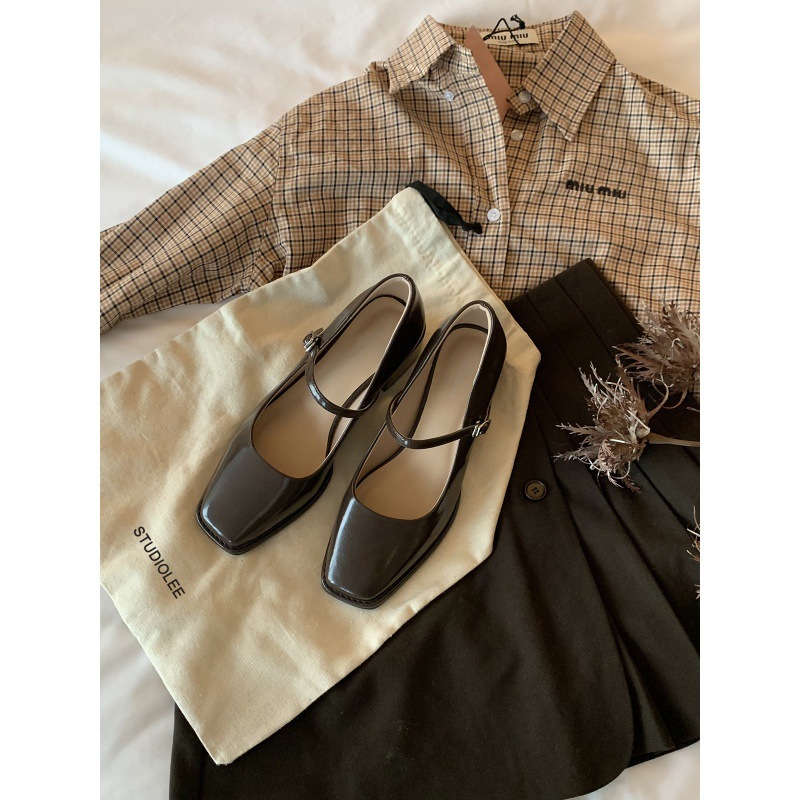 シープスキンバージョンのグレープマザー同じスタイル正方形の頭スリムな1つのストラップ浅い口通過厚いかかとメアリーゼンシューズ女性のシングルシューズ