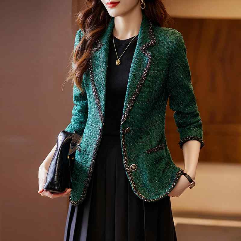 レディース 女性用 テーラードジャケット ビジネスジャケット ブレザー スリムフィット 春秋 スタイリッシュ エレガント おしゃれ 通勤 オフィスワーク ショッピング タウンユース