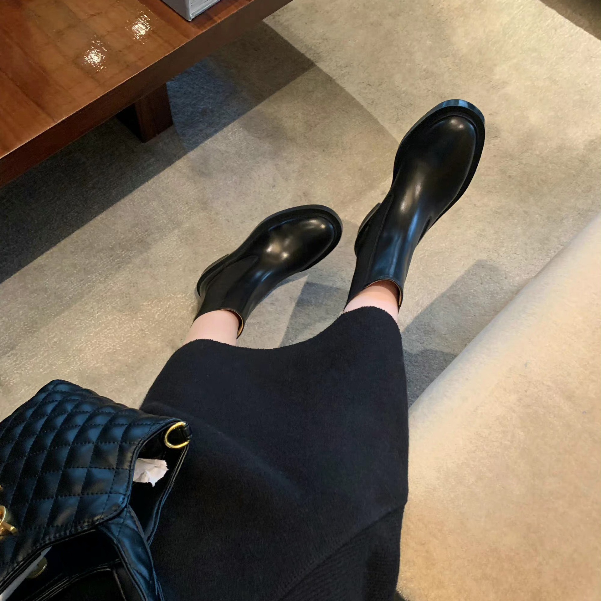 牛革版 高級感のある本革チェルシーブーツ女性の厚い底のタバコ筒マーティンブーツのフレンチショートブーツの足首ブーツの靴