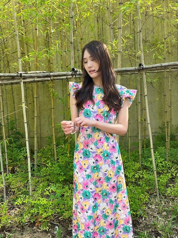 エミリーフラワードレス