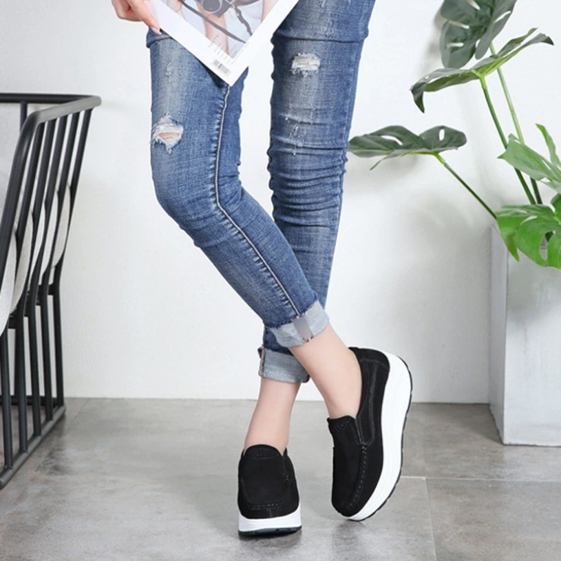 クーポン レディース 厚底 スリッポン 軽量 レザー スニーカー カジュアル ぺたんこ フラットシューズ ローカット プラットフォーム 歩きやすい 滑り止め 通学 通勤 厚底靴 シンプル 可愛い 春