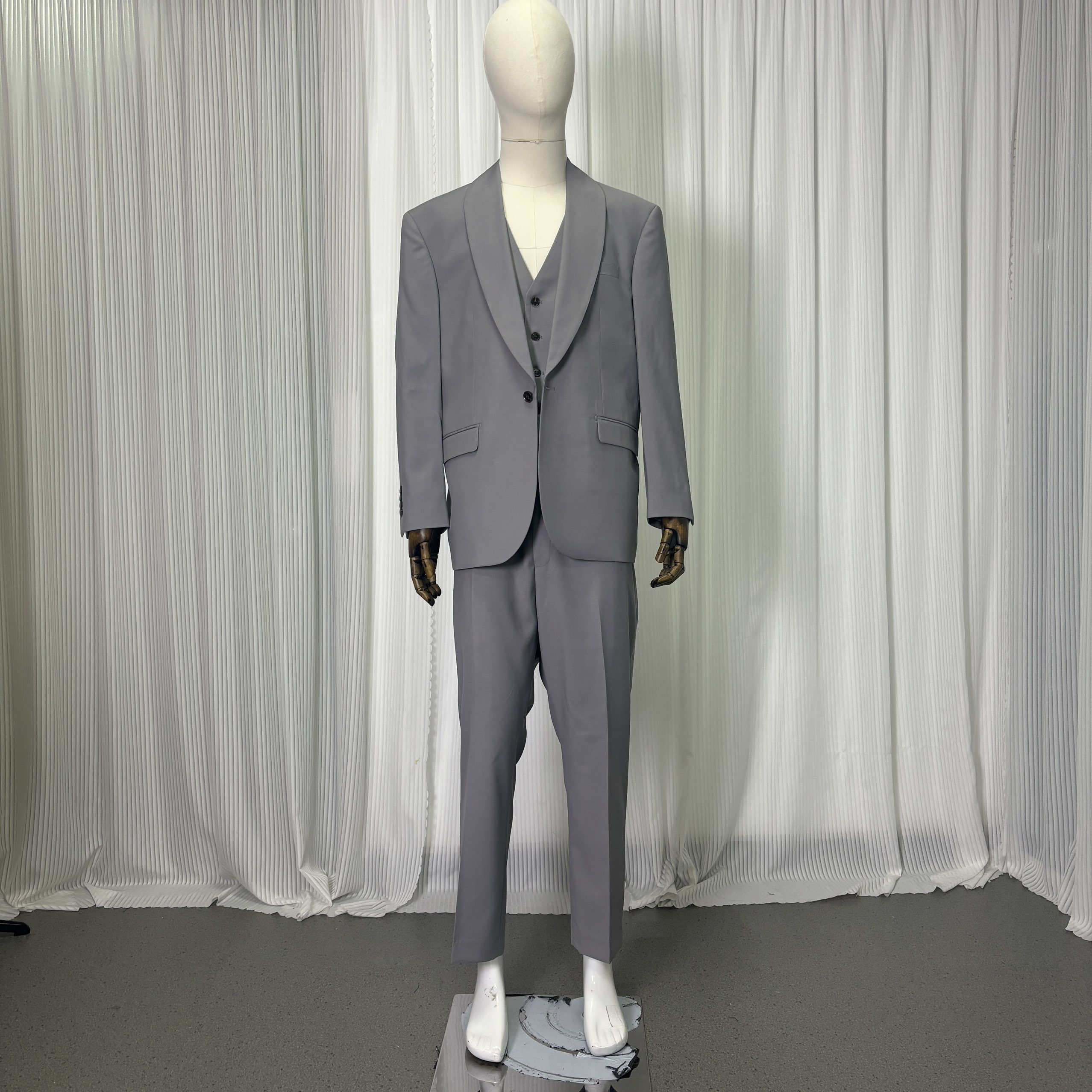人気上昇！ タキシード オーダーメイド可能 グレー ジャケットベストパンツの3点セット 結婚式